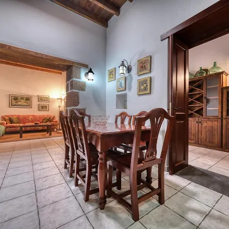 La Casucha - Typical Canarian House By Lanzarote بيت للعطل